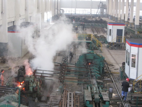 巴音郭楞无缝钢管厂家生产车间